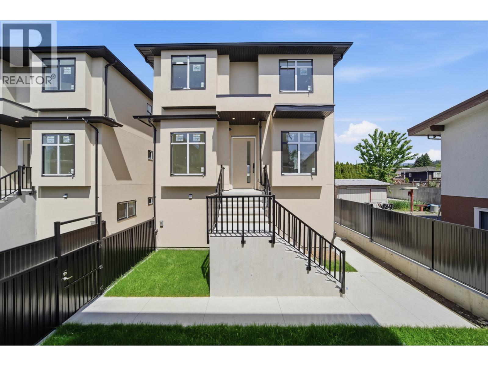6885 Aubrey St Fourplex